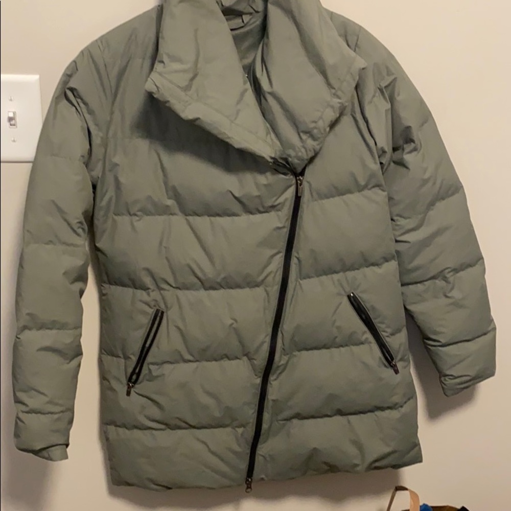 100% down jacket.